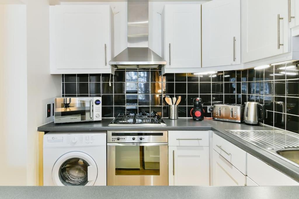 Knightsbridge Stylish Two Bedroom Apartment London Exteriör bild