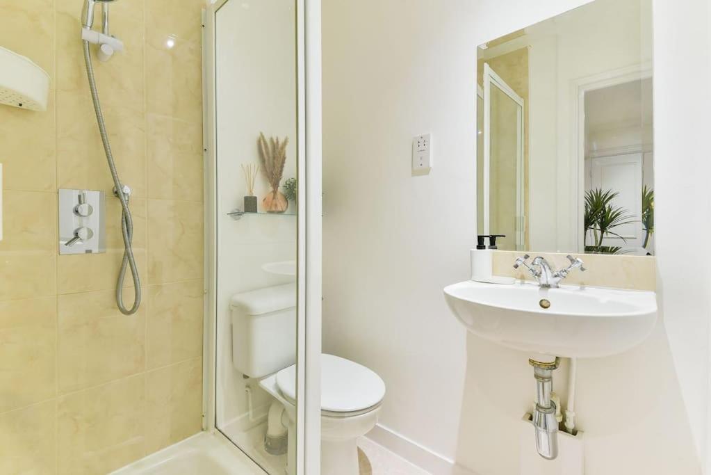 Knightsbridge Stylish Two Bedroom Apartment London Exteriör bild